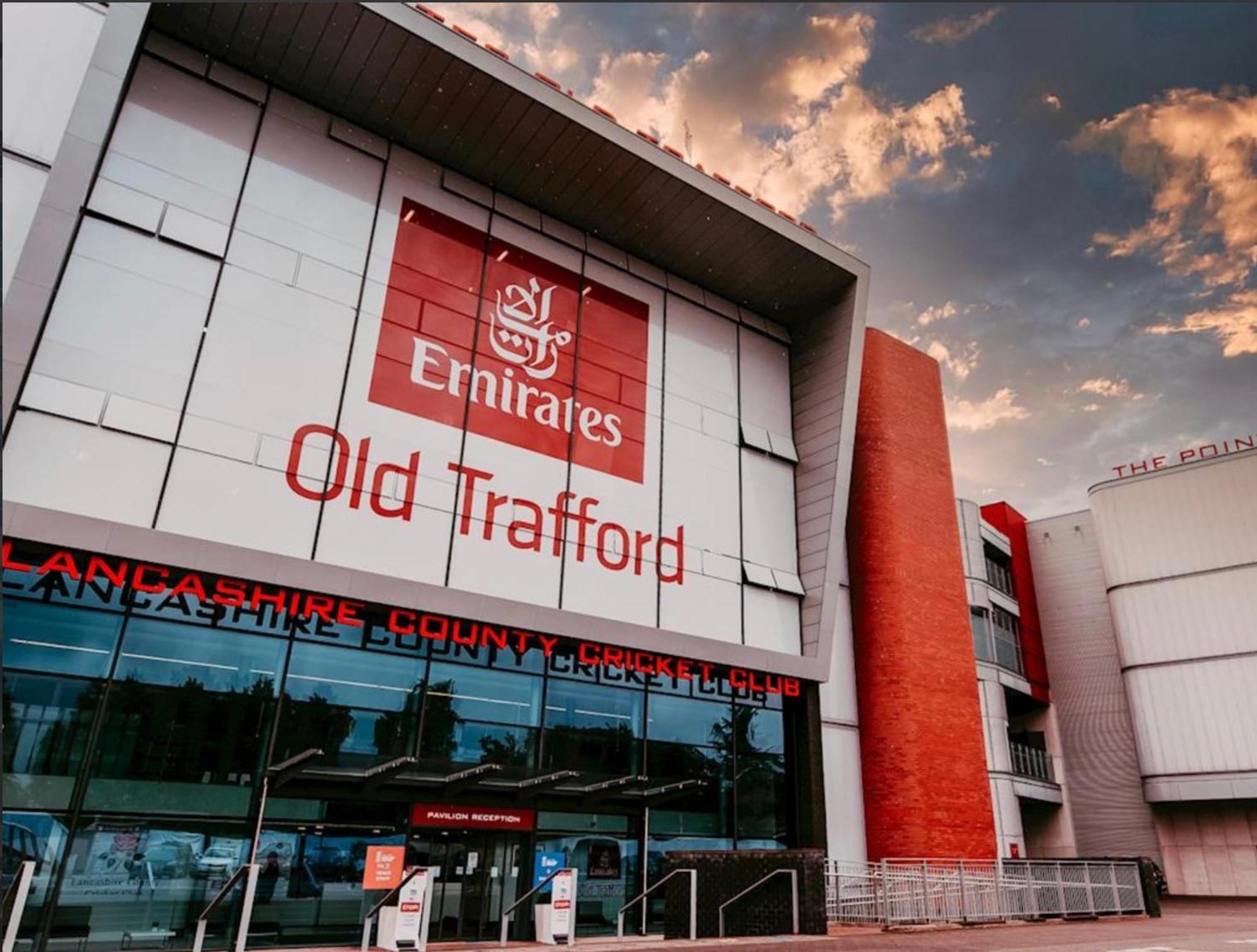 Bright & Modern 3 Bedroom Old Trafford Home Манчестър Екстериор снимка